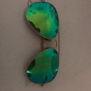 Blue/green ray bans